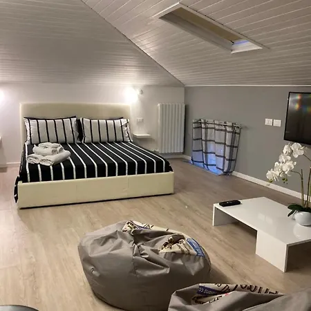 La Mansarda Di Juliette Apartment