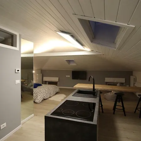 La Mansarda Di Juliette Apartment Desenzano del Garda
