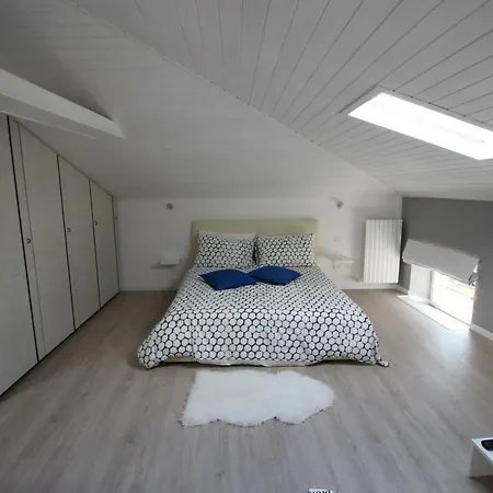 La Mansarda Di Juliette Apartment Desenzano del Garda