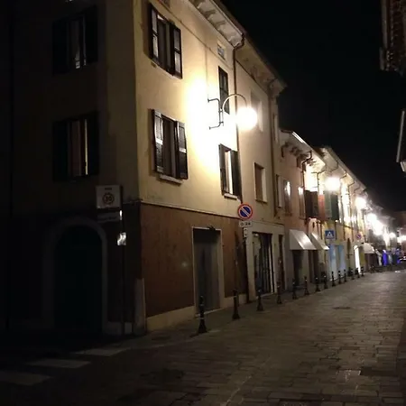 Apartment La Mansarda Di Juliette Desenzano del Garda